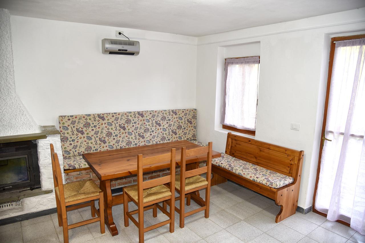 Due Pini Apartment Corniglia Bagian luar foto